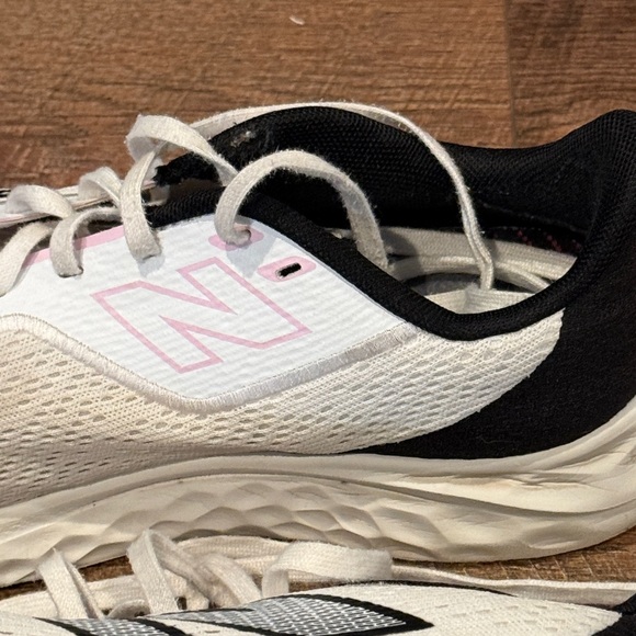 WOMENS NEW BALANCE FRESH FOAM 10 - Picture 2 of 6